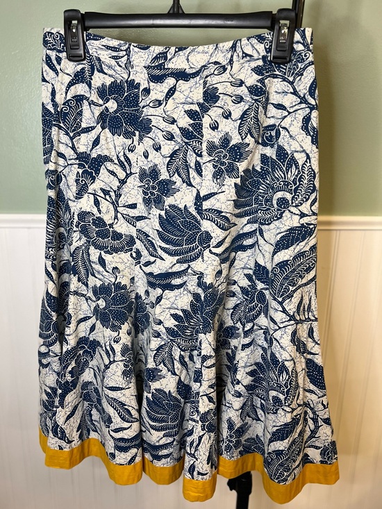 Old Navy Dresses & Skirts - Old Navy. Navy Floral A-Line Midi Skirt with Yellow Hem. Size 6